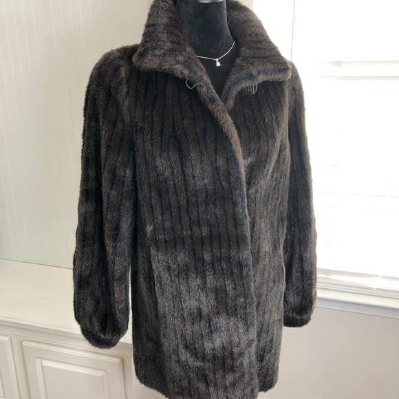 Vintage Jordache faux fur coat - Picture 2 of 16
